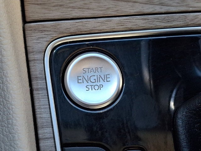 2018 Volkswagen Passat 2.0T SE
