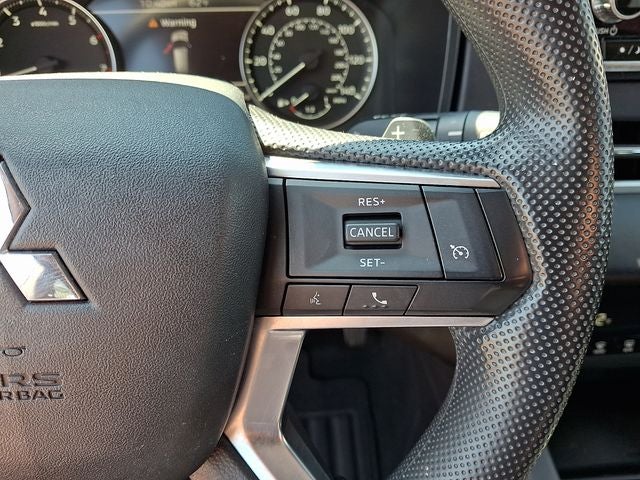 2023 Mitsubishi Outlander ES