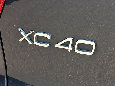 2022 Volvo XC40 R-Design