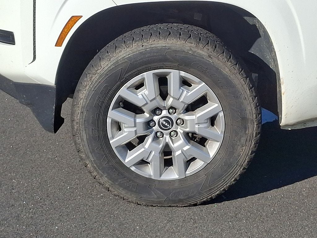 2022 Nissan Frontier SV