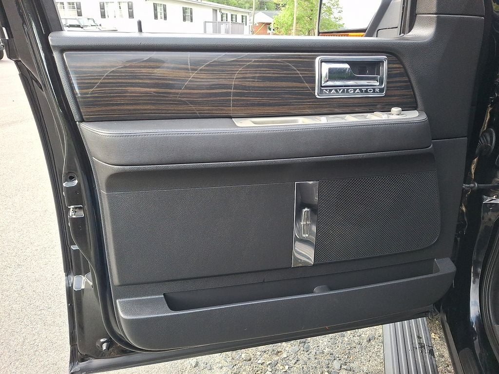 2009 Lincoln Navigator Base