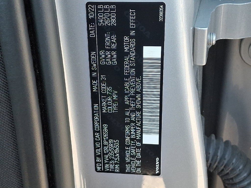 2023 Volvo XC60 B5 Plus Dark Theme