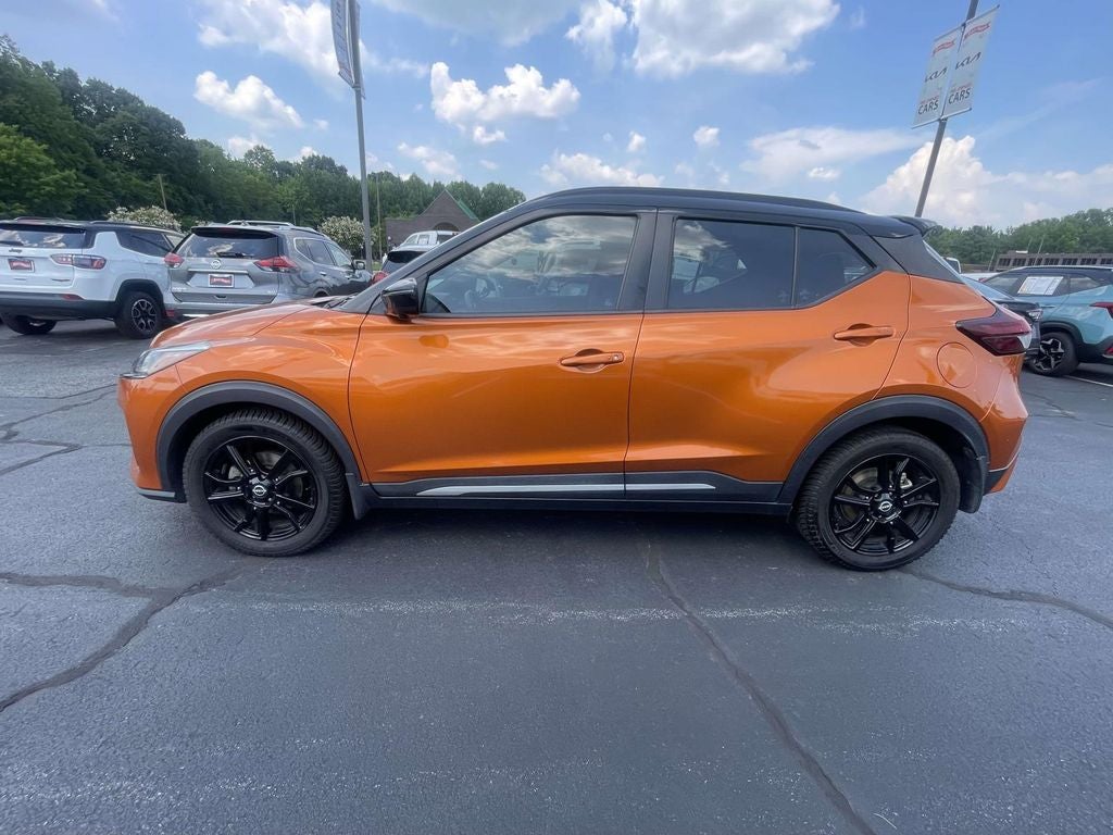 2022 Nissan Kicks SR
