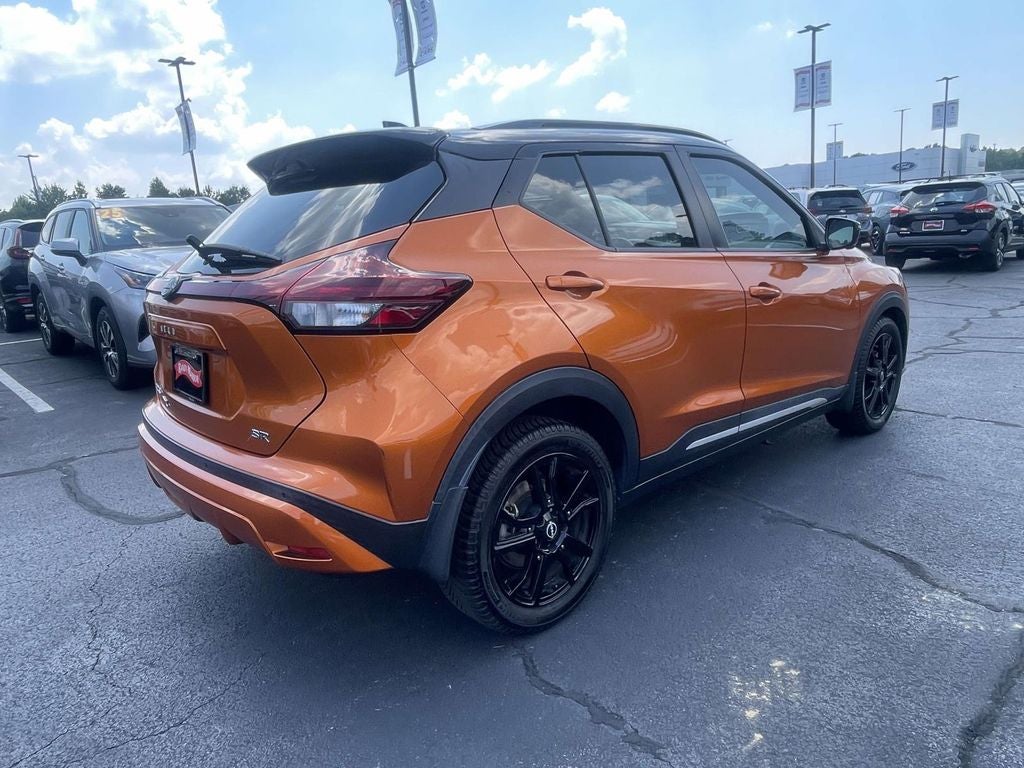 2022 Nissan Kicks SR
