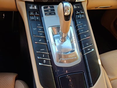 2016 Porsche Panamera Edition
