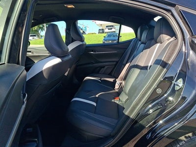 2025 Toyota Camry SE Hybrid