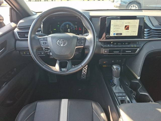 2025 Toyota Camry SE Hybrid
