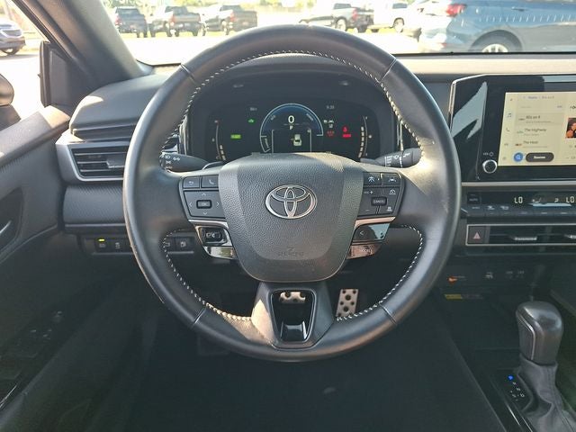 2025 Toyota Camry SE Hybrid