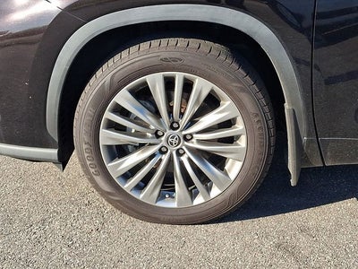 2022 Toyota Highlander Platinum