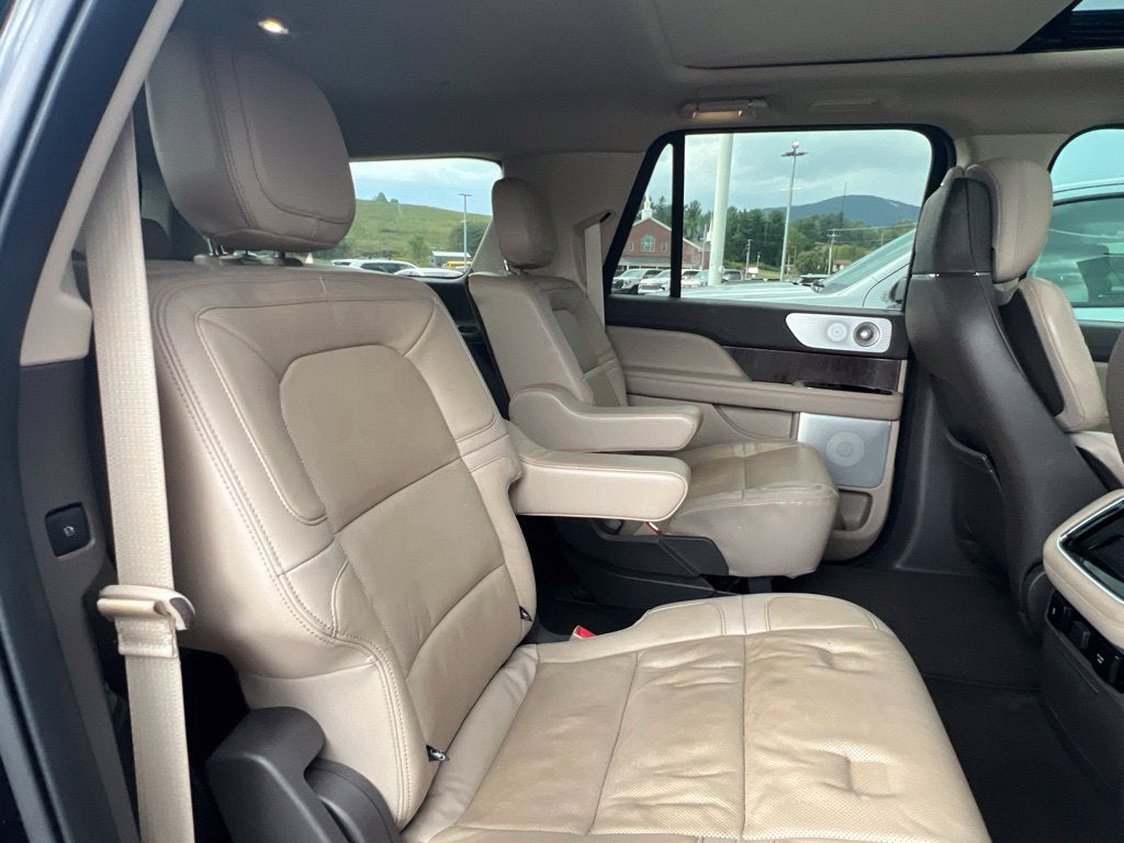 2022 Lincoln Navigator L Reserve