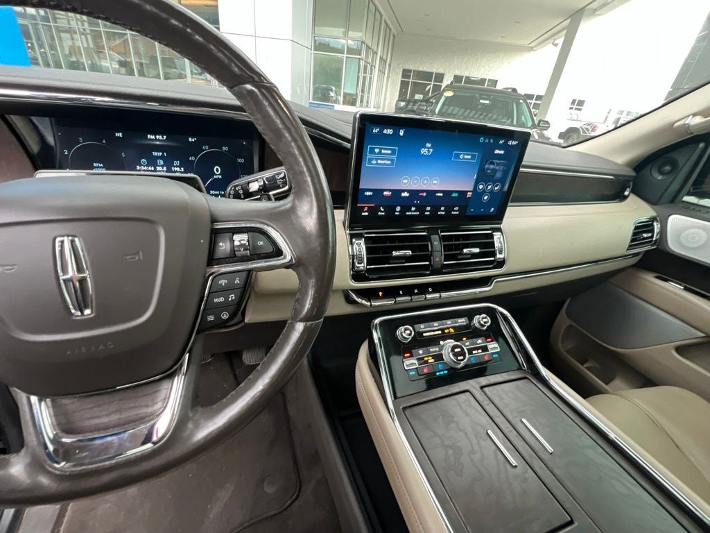 2022 Lincoln Navigator L Reserve