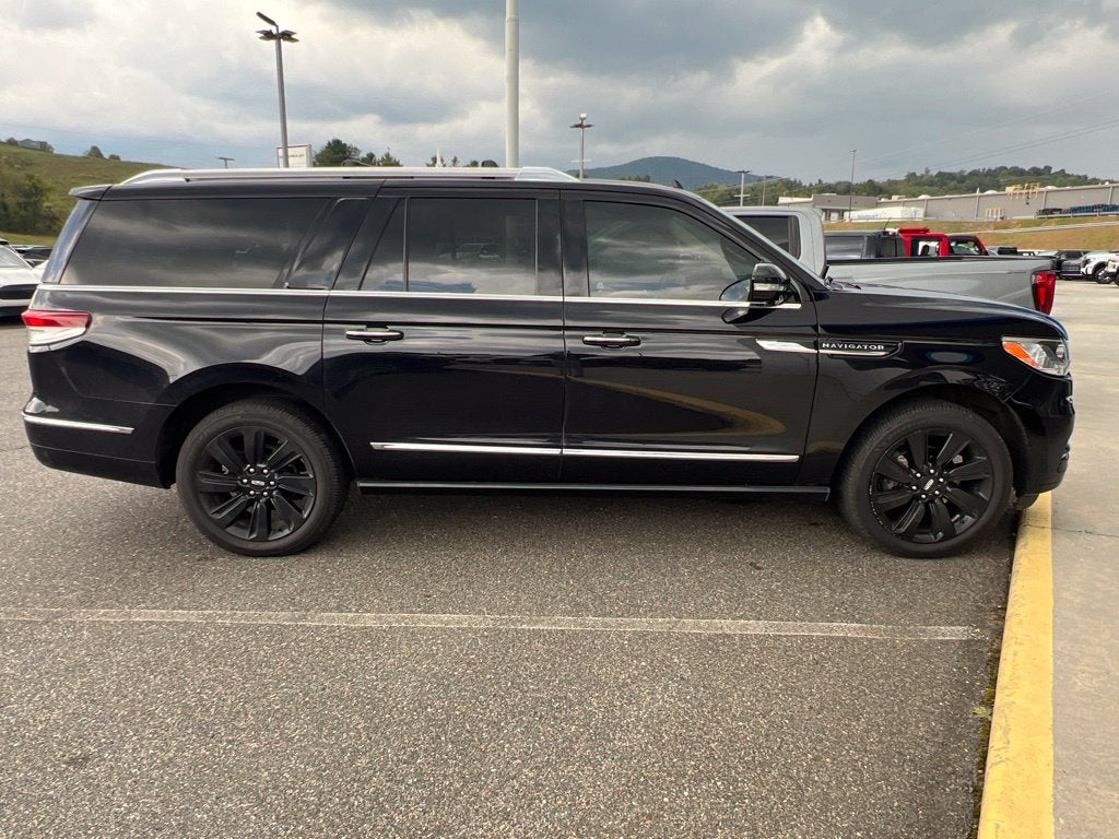 2022 Lincoln Navigator L Reserve