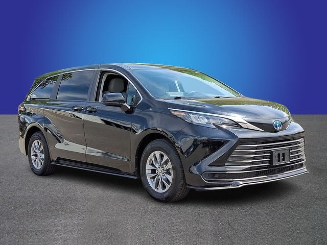 2024 Toyota Sienna LE 8 Passenger