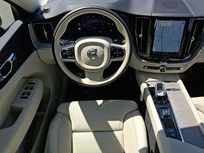 2023 Volvo XC60 B6 Ultimate Dark Theme