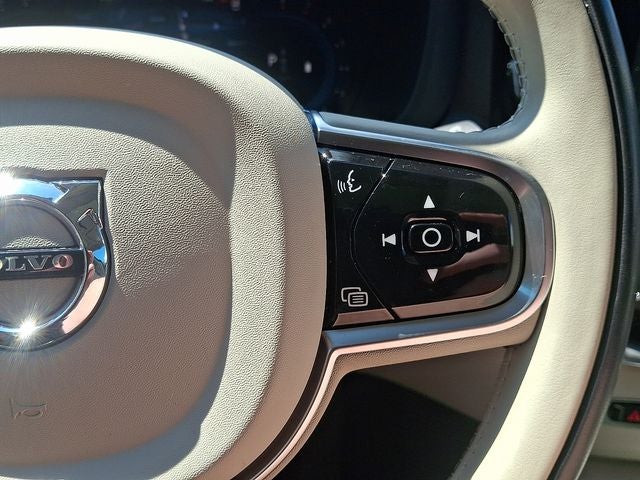 2023 Volvo XC60 B5 Core