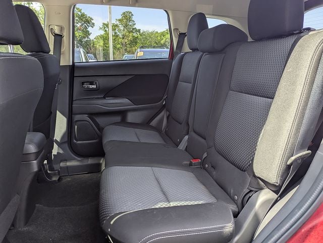 2017 Mitsubishi Outlander ES