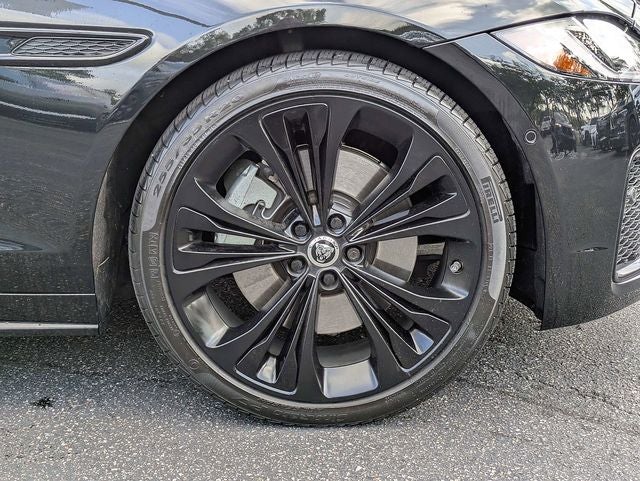 2024 Jaguar XF R-Dynamic SE