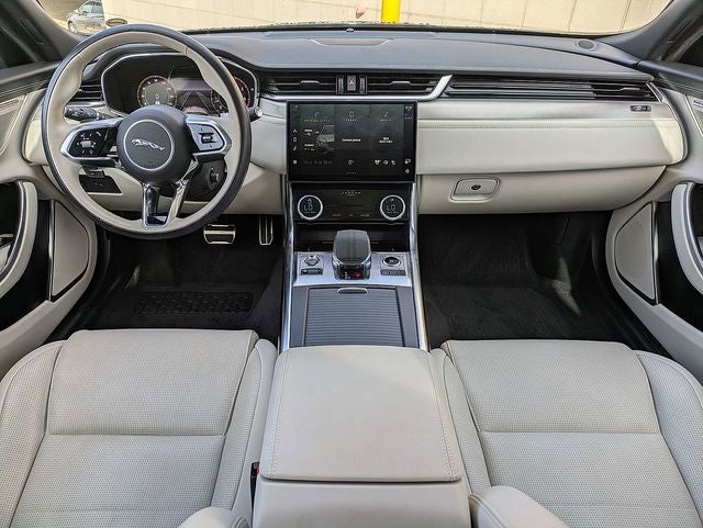2024 Jaguar XF R-Dynamic SE
