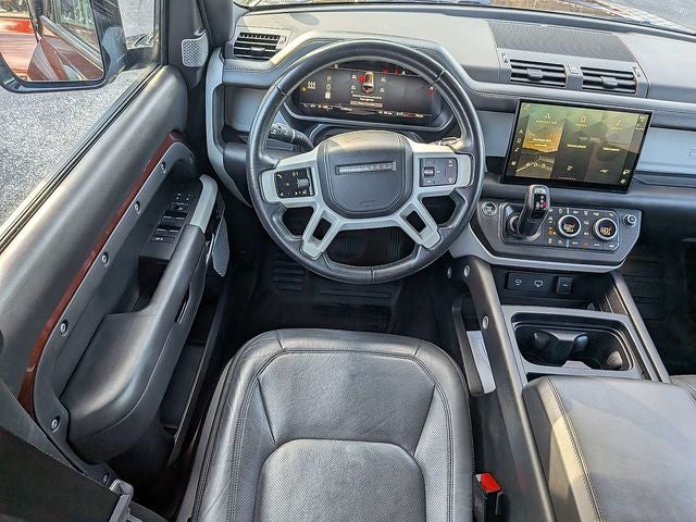 2023 Land Rover Defender 130 SE