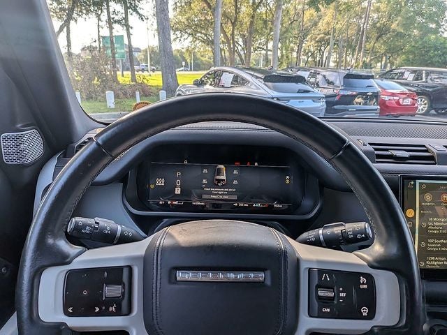 2023 Land Rover Defender 130 SE
