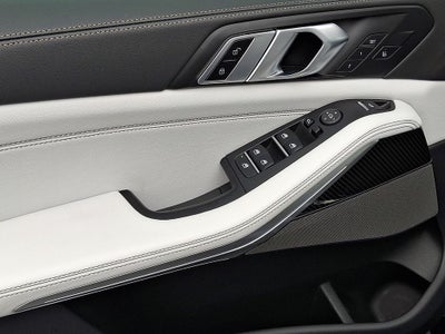 2025 BMW X5 M60i