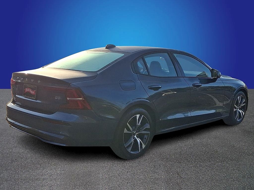 2024 Volvo S60 B5 Plus Dark Theme
