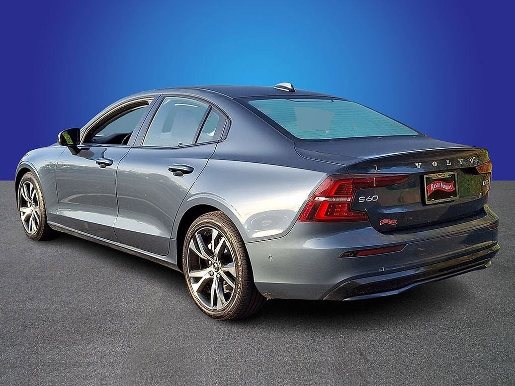 2024 Volvo S60 B5 Plus Dark Theme