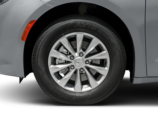 2017 Chrysler Pacifica Touring-L Plus