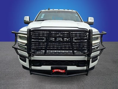 2024 RAM 3500 Laramie Crew Cab 4x4 8' Box
