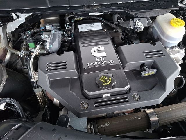 2024 RAM 3500 Laramie Crew Cab 4x4 8' Box